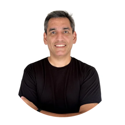 Rolando José González — CEO · Gerente General, cofundador de S-Factory